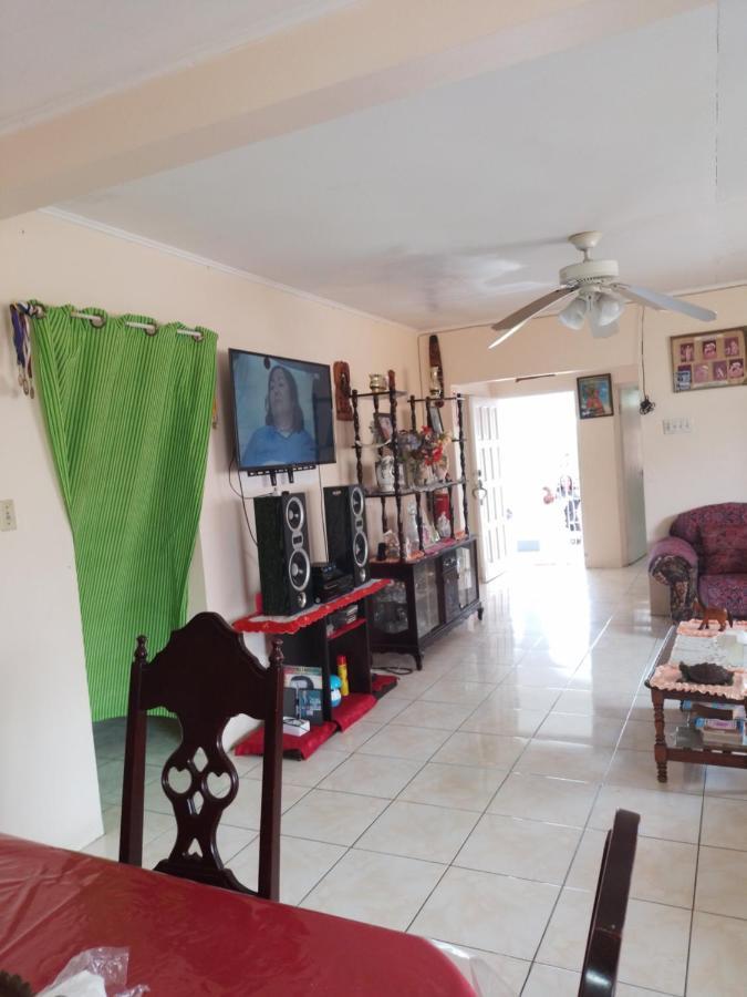 Tina's Guest House Ocho Ríos Extérieur photo