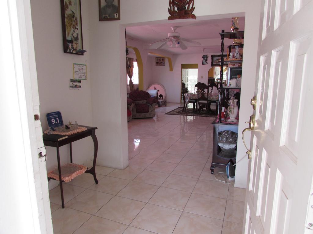 Tina's Guest House Ocho Ríos Extérieur photo