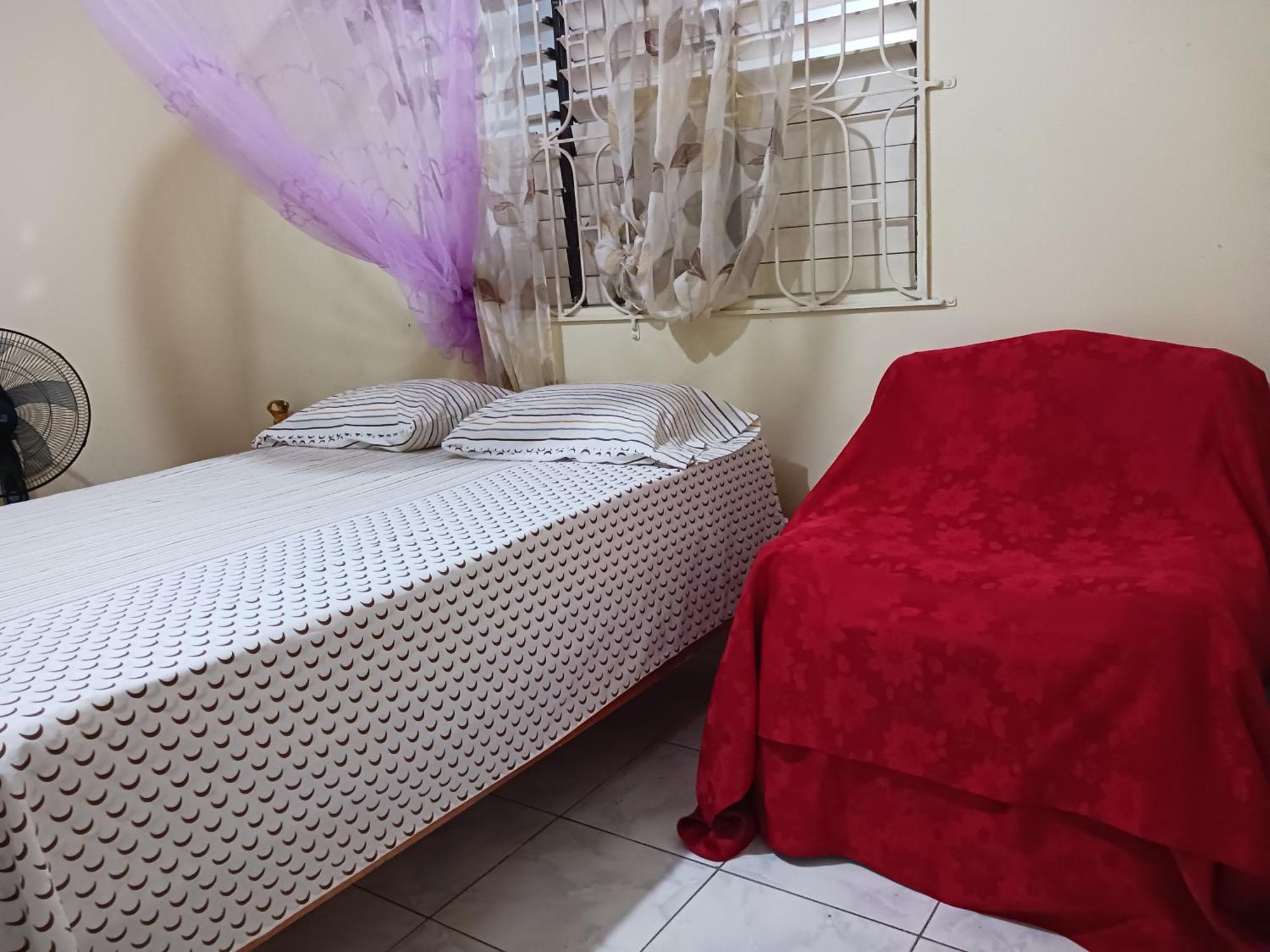 Tina's Guest House Ocho Ríos Extérieur photo