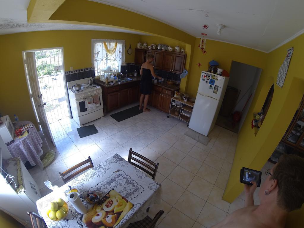 Tina's Guest House Ocho Ríos Extérieur photo
