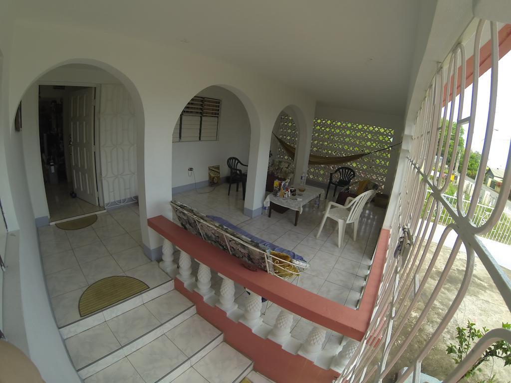 Tina's Guest House Ocho Ríos Chambre photo